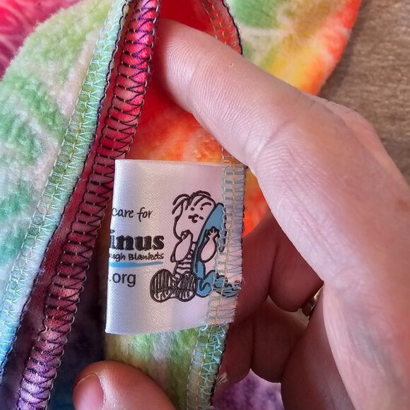 The Linus Project Rainbow Flower Butterfly Fleece Baby Blanket Ombre Pink Blue - Picture 4 of 5